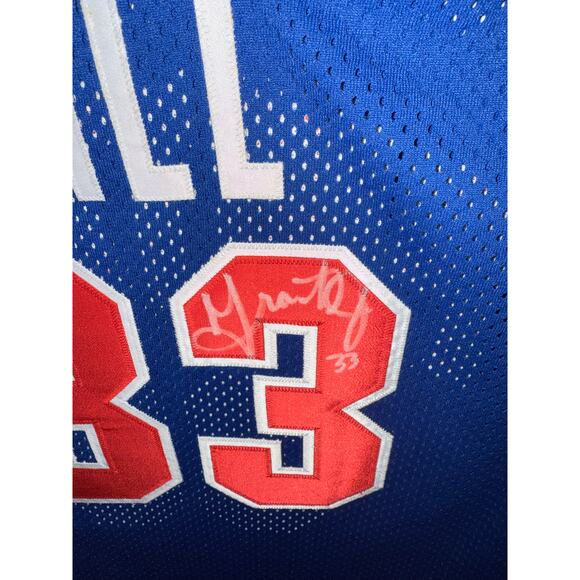 GRANT HILL #33 SIGNED PISTONS AUTOGRAPHED BASKETBALL JERSEY - Picture 3 of 4